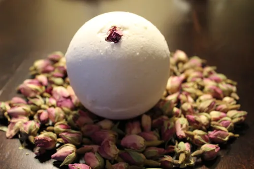 Bath Bomb Goats Milk and Honey - Image 2